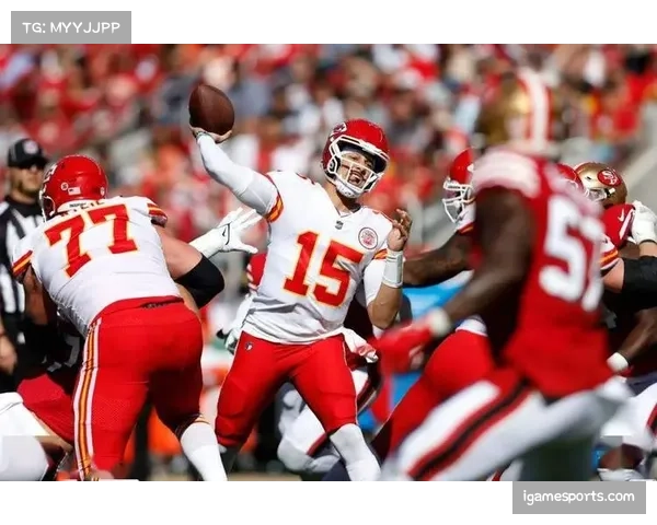 野马防守组限制酋长路面进攻 迫使马霍姆斯频繁传球